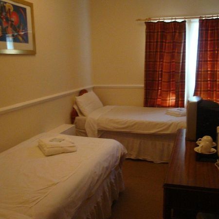 Garden Lodge Hotel 레치워스 객실 사진