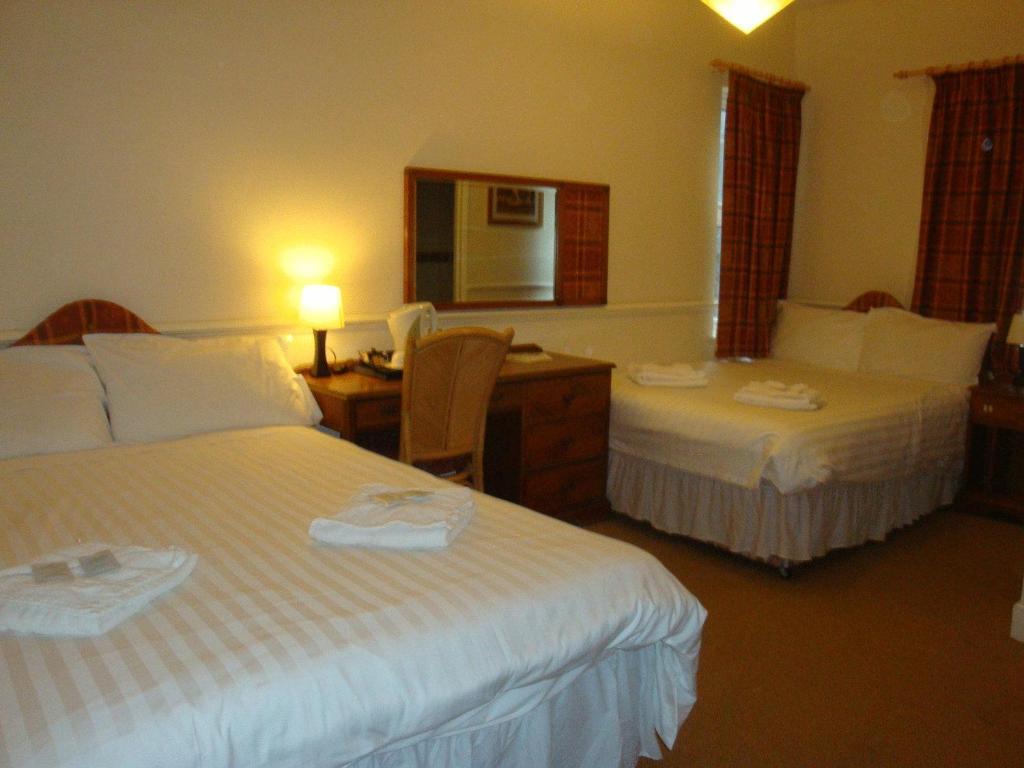 Garden Lodge Hotel 레치워스 객실 사진